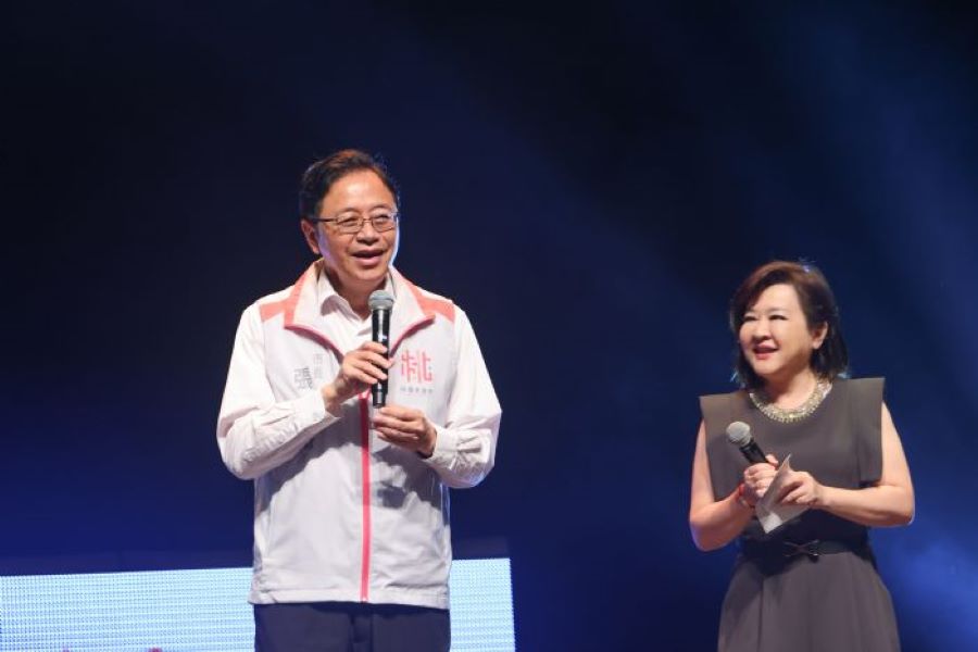 「讓奉獻成為一種榮耀」公益演唱會 張善政感謝志工付出與奉獻