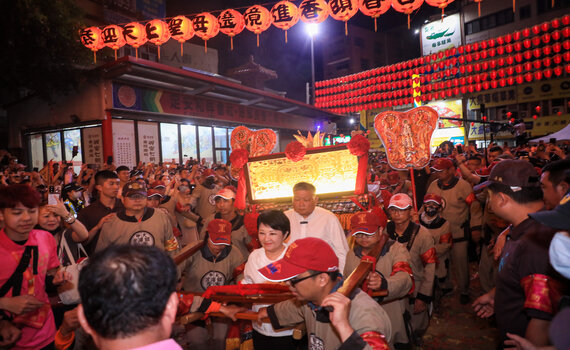 大甲媽甲辰年遶境回鑾 市長盧秀燕恭迎安座 祈求福國佑民