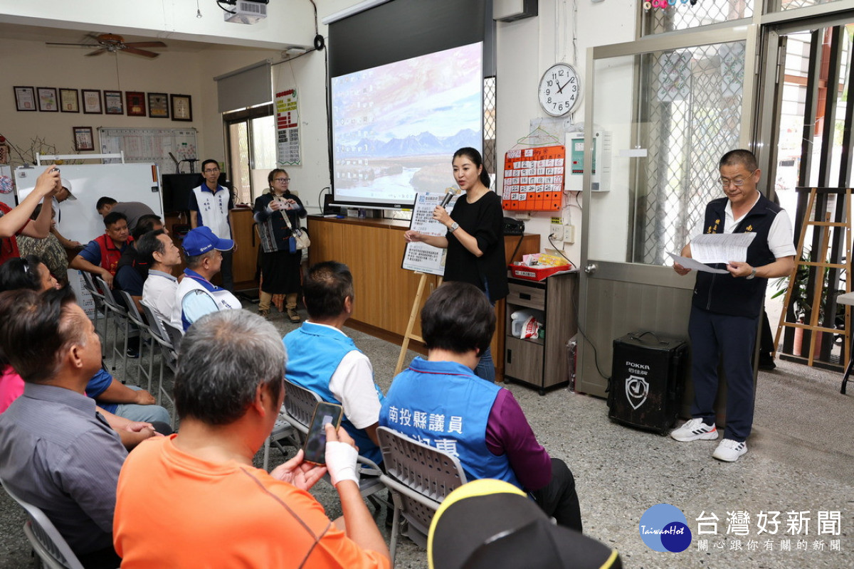 縣長信義鄉會勘,聽取地方建言,允諾盡速改善農水路工程。