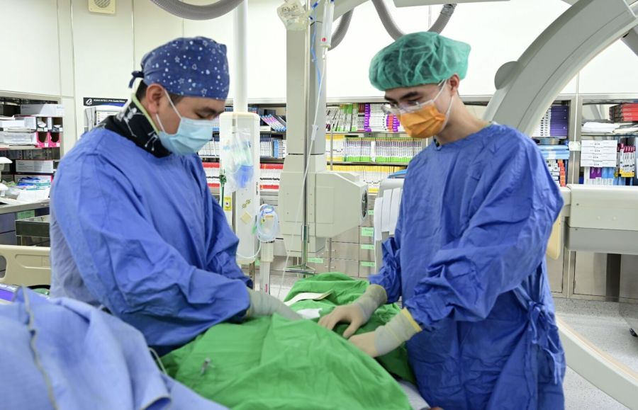 6旬男「蚯蚓爬滿腿」腫痛皮膚變色 醫師一招「封路」逃離猝死風險 190 6旬男「蚯蚓爬滿腿」腫痛皮膚變色 醫師一招「封路」逃離猝死風險 189