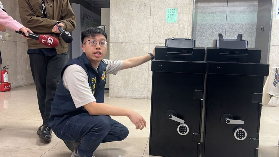 刑事局偵破首起「入金機」洗錢案 趙尚臻破解全犯罪流程 208 刑事局偵破首起「入金機」洗錢案 趙尚臻破解全犯罪流程 207