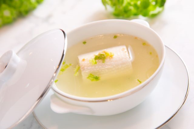 《元紀·台灣菜》餐點照－西瓜綿虱目魚湯.jpg