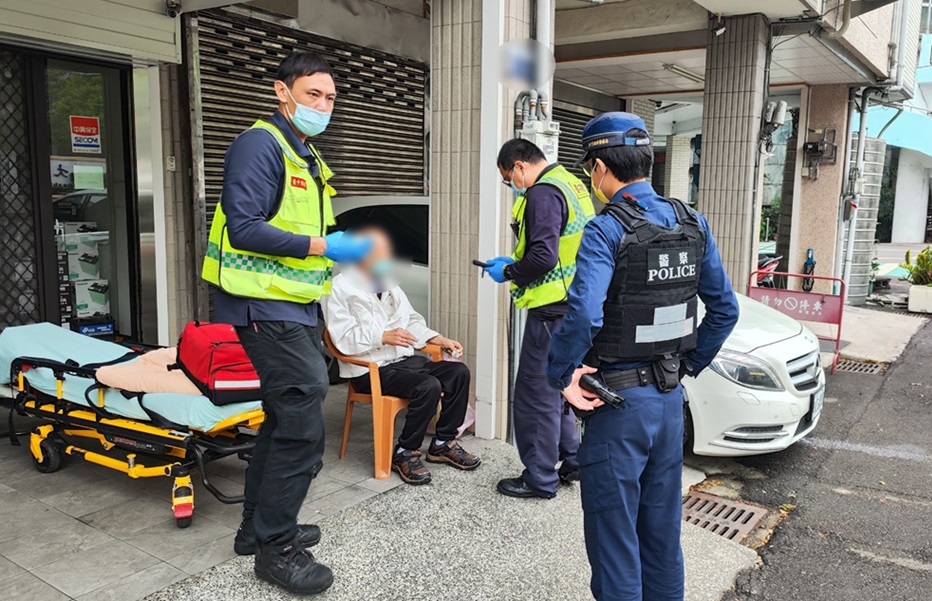 ▲圖說:阿公跌倒讓後腦杓腫了一大包,嚇了眾人一跳 (圖/台中市政府提供)