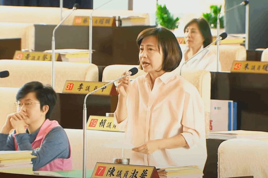 【有影】稱盧秀燕賣地女王 陳淑華諷:喊窮但5年多賣地724億 204 照片來源:台中市議會直播影片截圖
