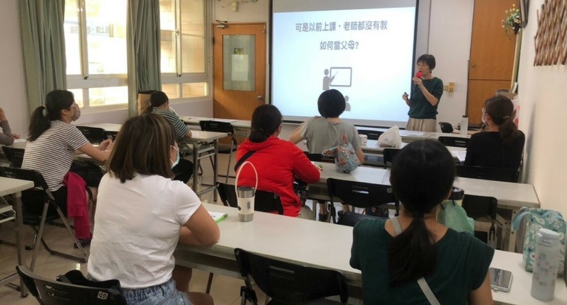 鳳山兒童發展據點前進鳥松圖書館親職推廣教育 父母變身育兒神隊友
