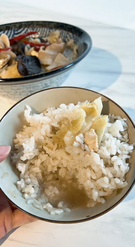 網友認為好市多酸菜魚是白飯殺手,圖片來源:Dcard網友提供