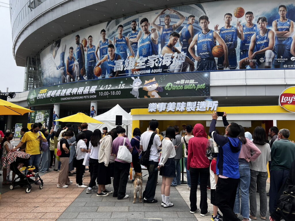樂事還加碼了「樂事美味製造所」現場活動,在北中南三地以期間限定的快閃店形式,現場提供限量免費現炸洋芋片