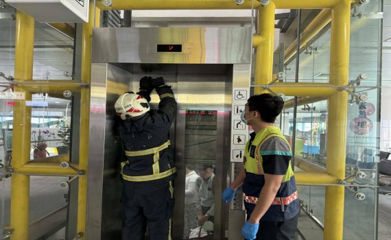 台鐵員林火車站升降梯再度故障!三民眾受困30分鐘