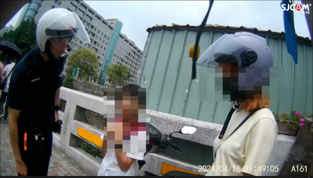 巡邏警力分頭於附近尋找，最終在新北市土城區四川路及板橋區高爾夫路口發現劉童，管女到場見到女兒平安後才鬆了一口氣