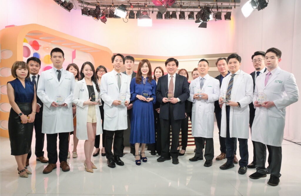 張朝凱總院長帶領諾貝爾醫療集團醫師團隊(照片提供:諾貝爾醫療集團 美麗爾醫美機構)