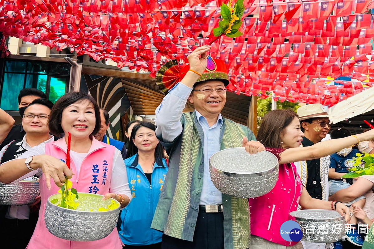 「2024龍岡米干節」開幕,桃園市長張善政出席水花祈福開幕式。<br /><br />