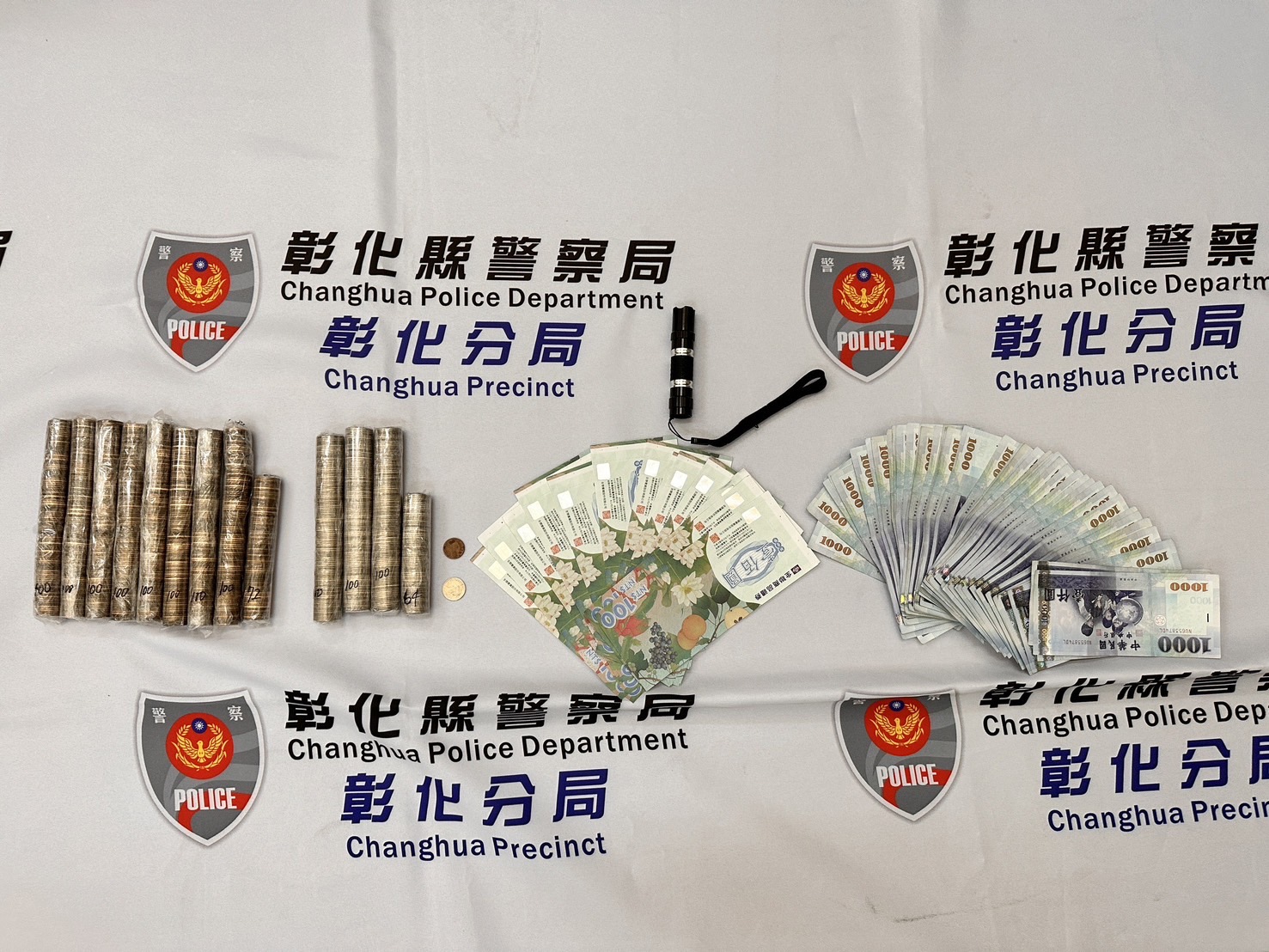 ▲黃姓慣竊隨著大甲媽南下彰化連偷2間民宅，連小朋友的撲滿也不放過，全被彰化警察分局中正派出所偵破。（警方提供）