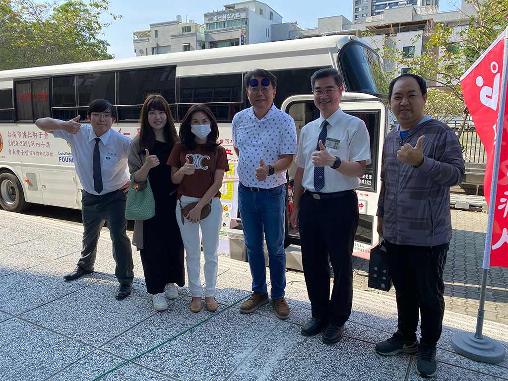 臺南慈中傳遞美善不間斷,姚智化校長邀請親師生捐血匯流愛,一起豐富自我生命足跡。