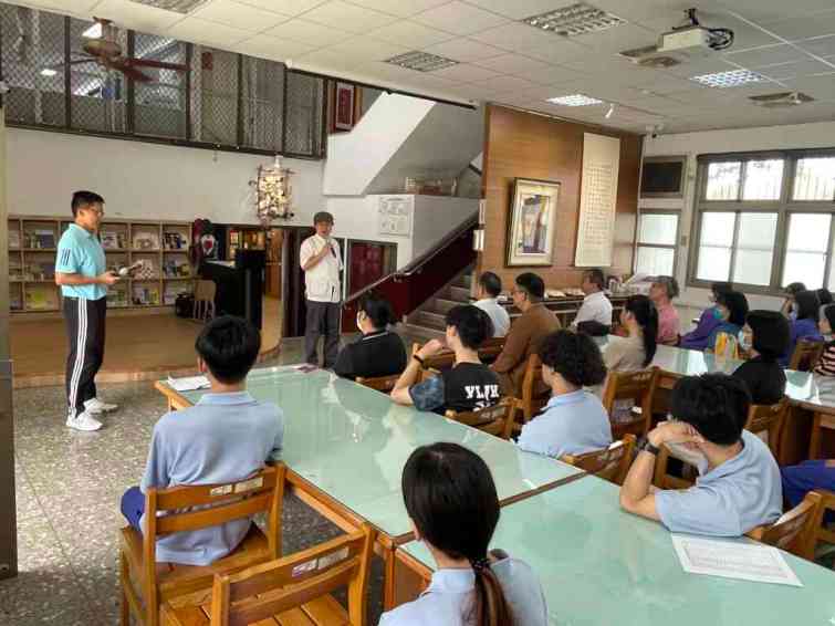 ▲建國科大設計學院院長林清鏡期盼透過展覽激勵學生創新研發，呈現學生多年學習精華成果。（記者林明佑翻攝）