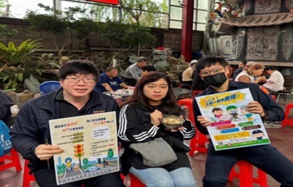 士林分局於113年4月間接續在轄內文化大學向學生宣導反詐騙及反毒,及天母三玉宮針對「識詐」剖析各式詐騙手法