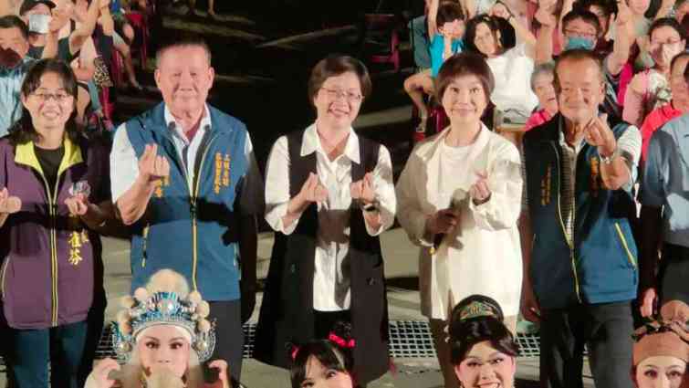 ▲唐美雲所帶領的「唐美雲歌仔戲團」，團員都是千中選一的人才，精彩的表現獲得許多觀眾的支持與肯定。（彰化縣文化局提供）