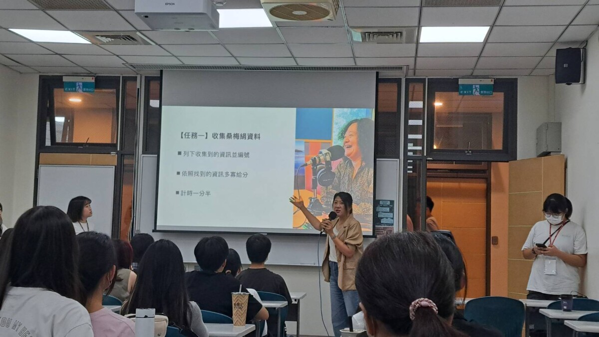 ▲廣播節目製作主持人朱家綺，以「聲音」和「溝通」兩大主題，帶領學員們一同探索聲音與溝通的奧秘。