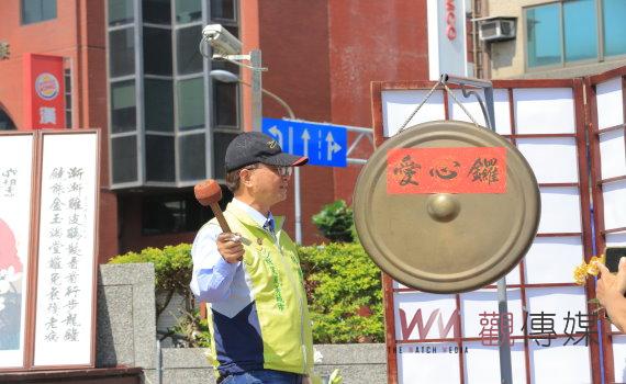 為姊妹市花蓮震災募款 彰市長林世賢擺攤煎菜頭粿義賣