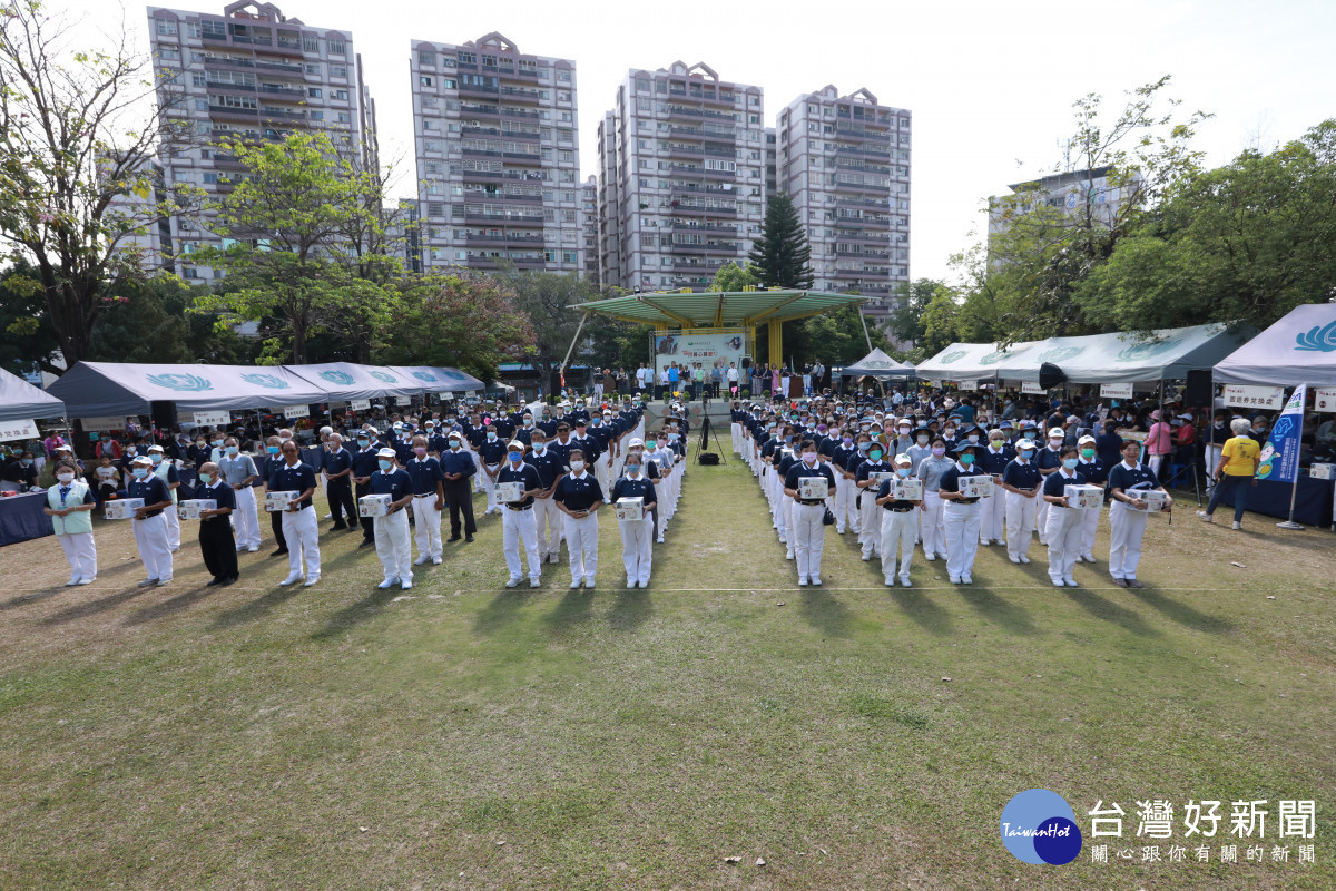 彰化慈濟志工愛心市集,援助花蓮強震募心募愛。圖/慈濟基金會提供