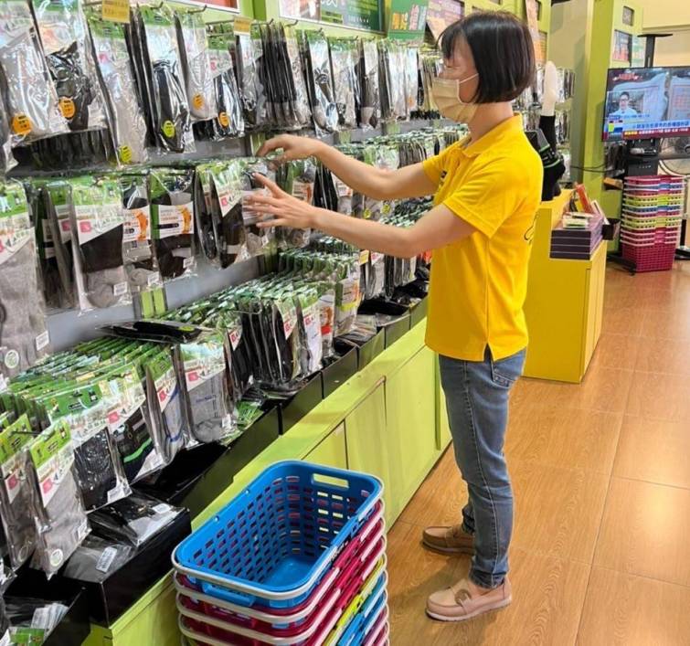 ▲小俞在永靖就業服務台的協助下重返職涯倍感珍惜。（中彰投分署提供）