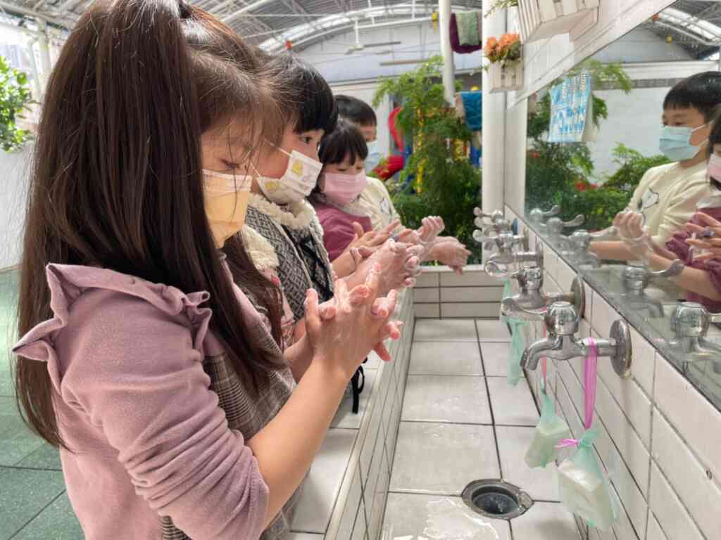 ▲腸病毒疫情持續上升,幼童返家或進食前皆需確實洗手。(彰化縣政府提供)