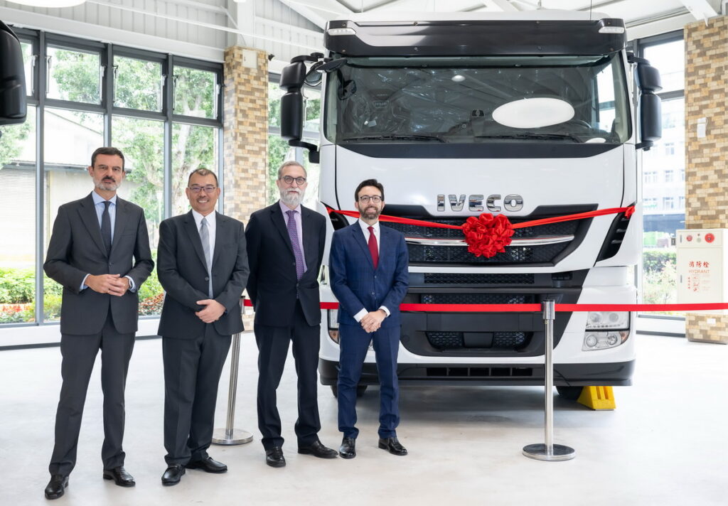 落實ESG企業永續發展的經營目標,安東集團本次捐贈IVECO STRALIS 43噸曳引車予國立臺北科技