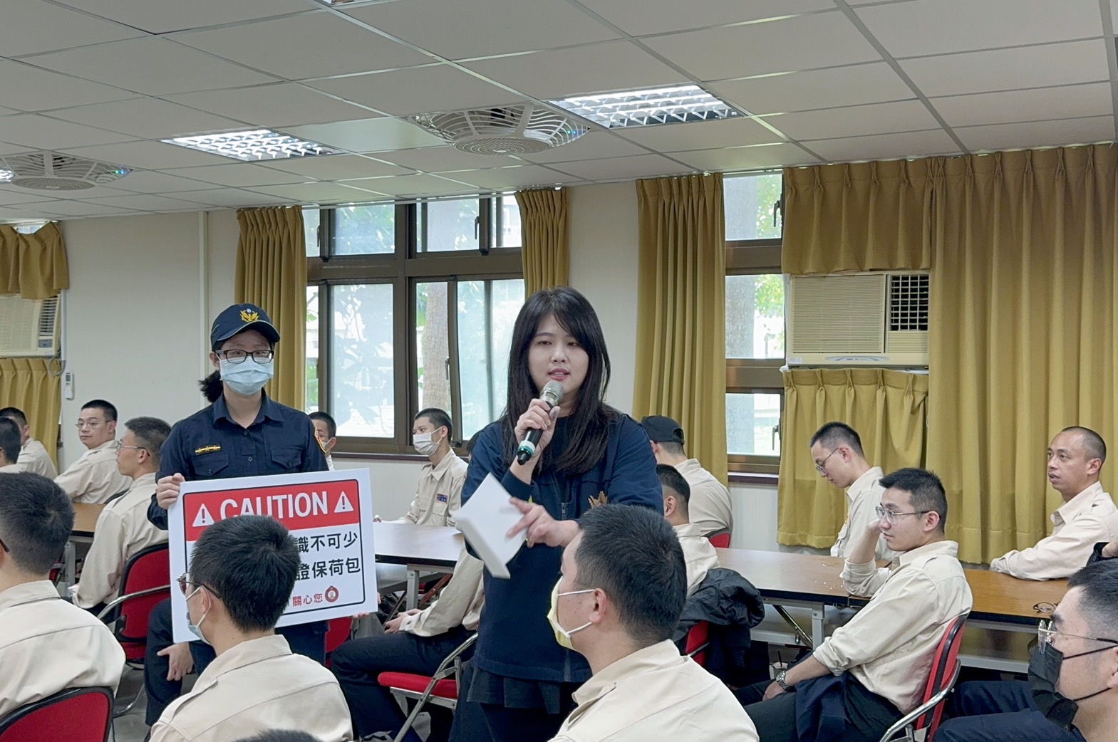 北市婦幼警察隊結合兵役局強化宣導性犯罪防治法律認知及識詐觀念。