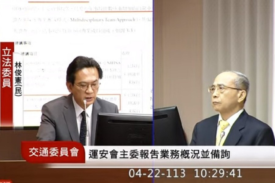 台灣電動巴士自燃事件不斷 林俊憲爆:沒有調查程序、法規 210 台灣電動巴士自燃事件不斷 林俊憲爆:沒有調查程序、法規 209