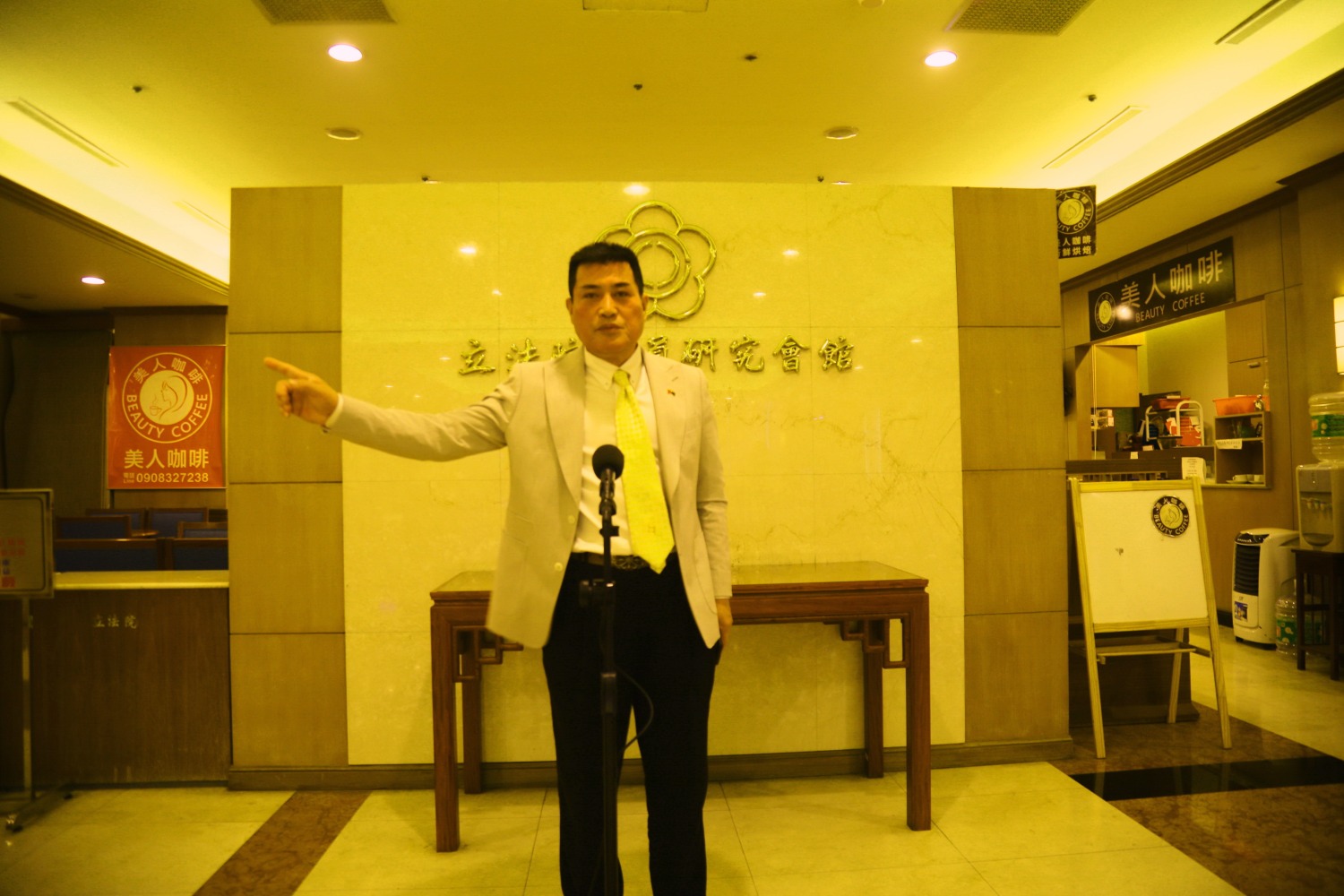 立法委員黃仁表示,自己是帶著族人的期許赴陸重啟兩岸對話交流,義無反顧。(記者包克明 攝)