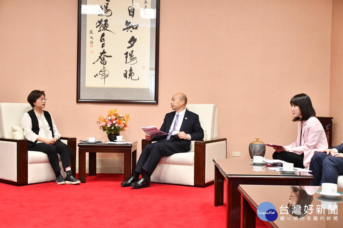 王惠美率團隊拜會立法院長韓國瑜,爭取彰化縣建設經費。圖/記者鄧富珍翻攝