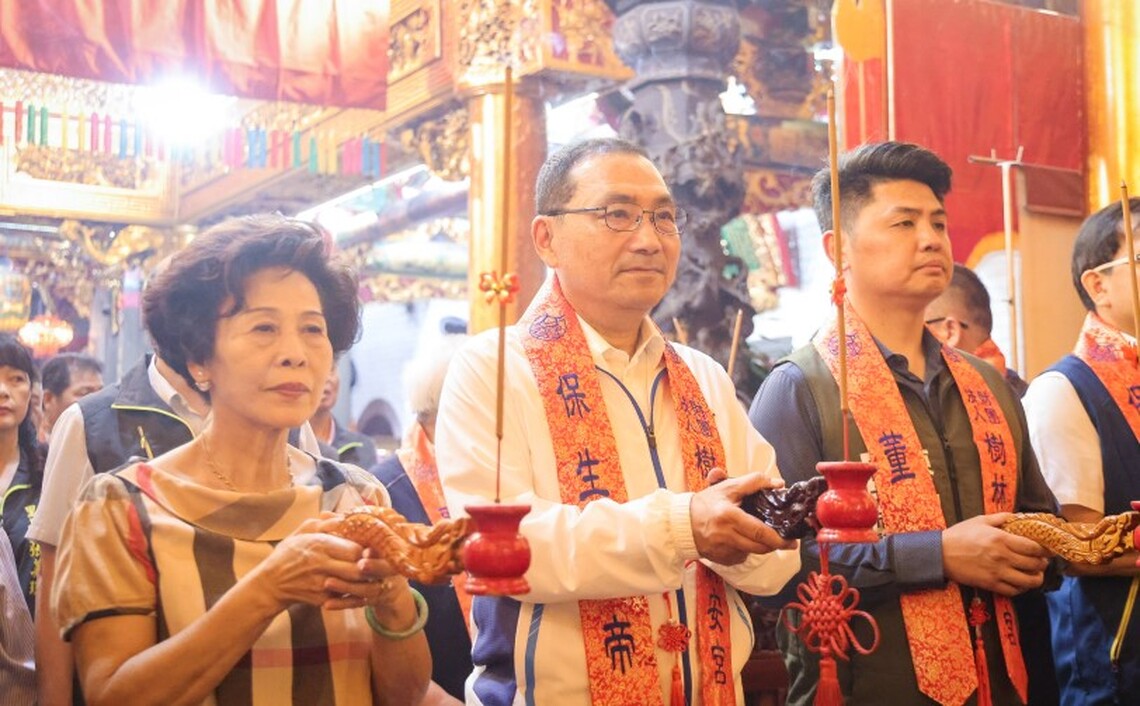 侯友宜赴樹林濟安宮參拜 恭祝保生大帝聖誕千秋