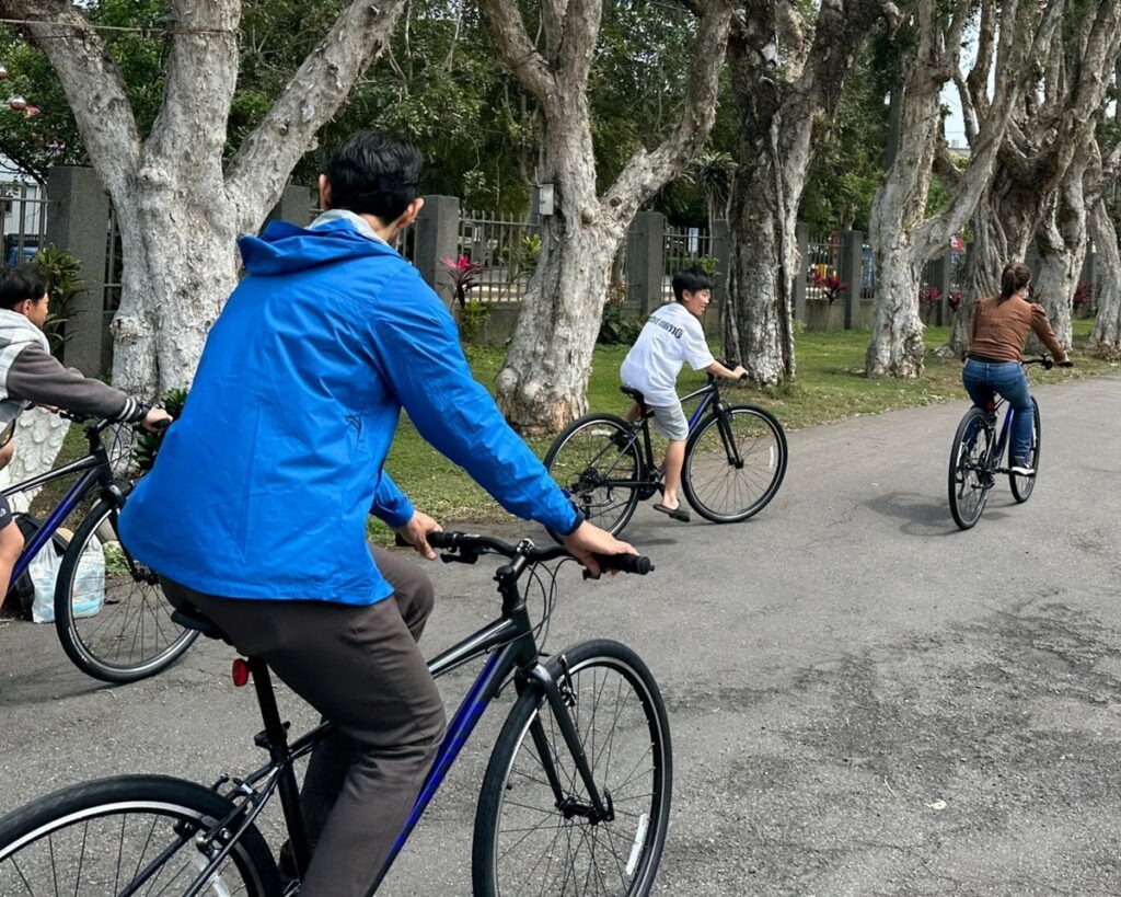 台灣安進關懷在地,與孩子們共度溫馨時光,享受騎乘單車樂趣,創造難忘回憶。