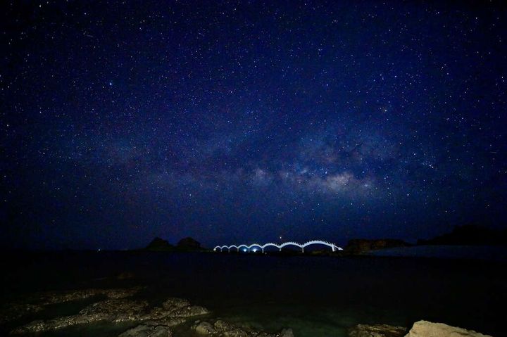 夜探三仙台可看到浩瀚的星空。 圖:東部海岸國家風景區管理處/提供