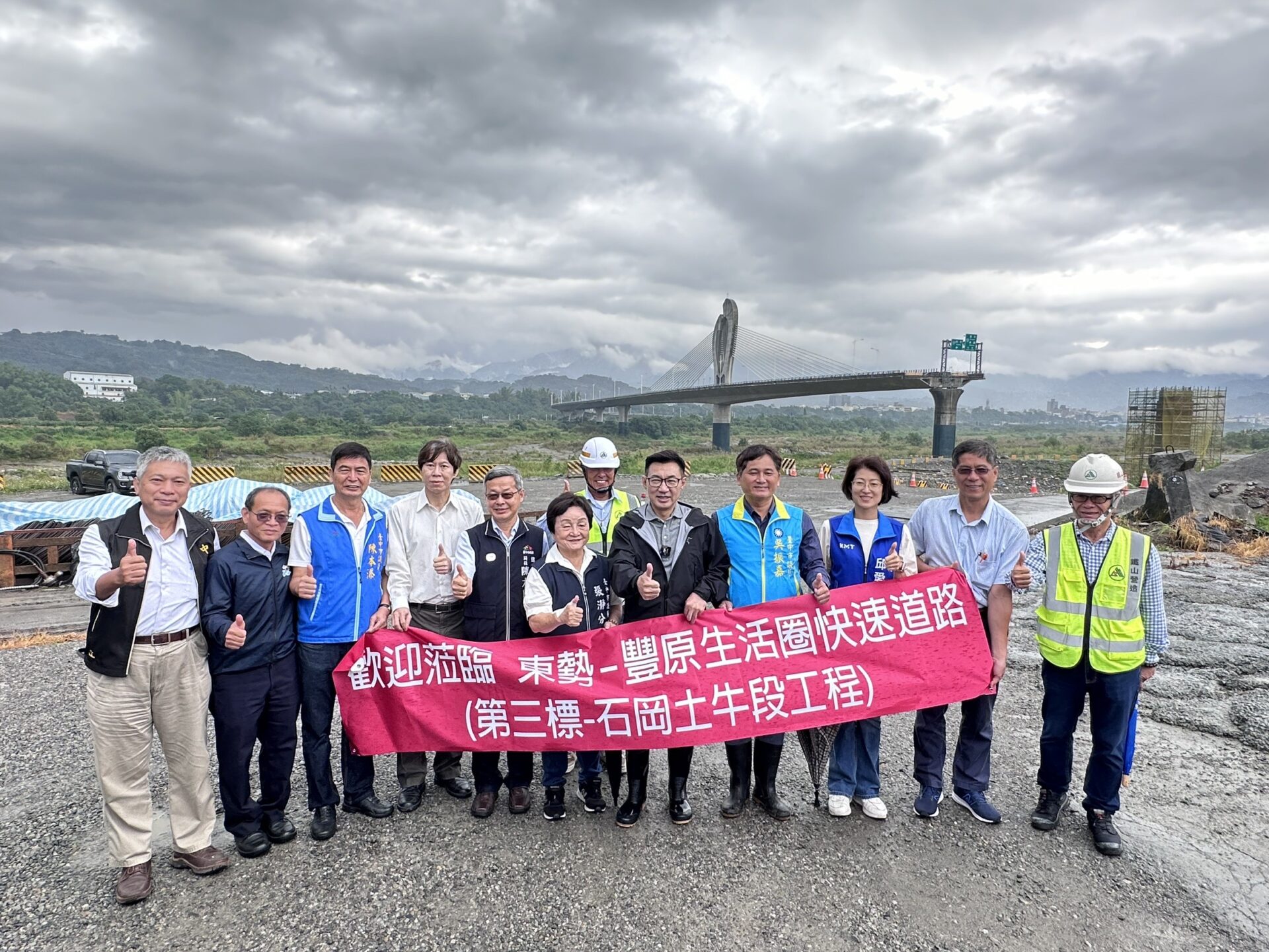 中市東豐快速道路墩柱現形！ 立院副院長江啟臣讚：高速路網最後一塊拼圖