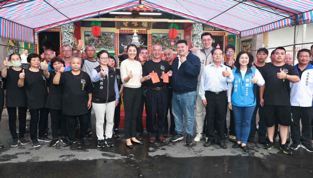 ▲慚愧祖師聖誕,南投縣長許淑華參拜鹿谷十寺廟恭賀祈福。(記者張玉泰翻攝)