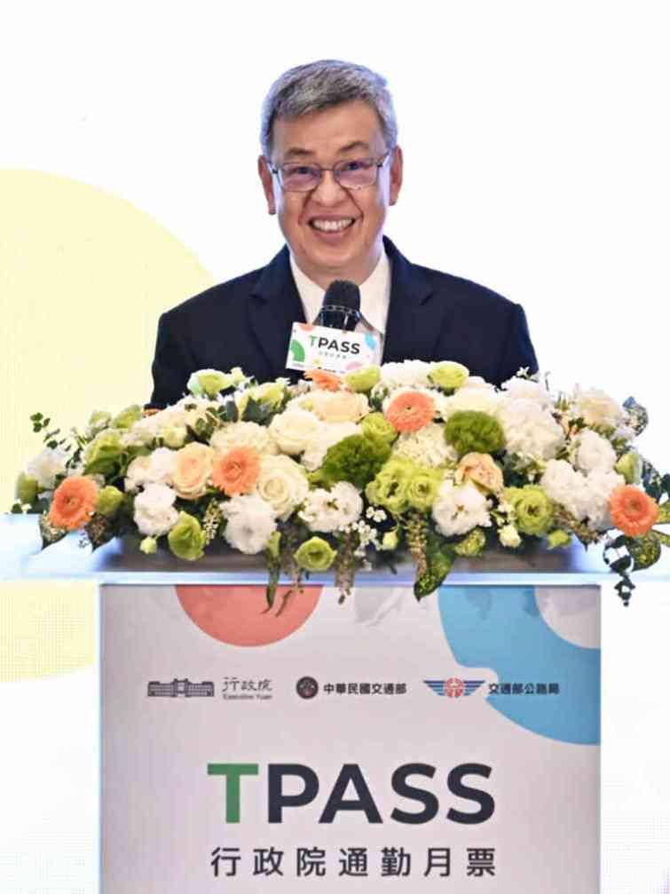 ▲行政院長陳建仁期勉交通部持續精進，研擬更多元、更彈性的通勤月票方案，提供更便利的交通服務，滿足民眾通勤需求。（新傳處提供）
