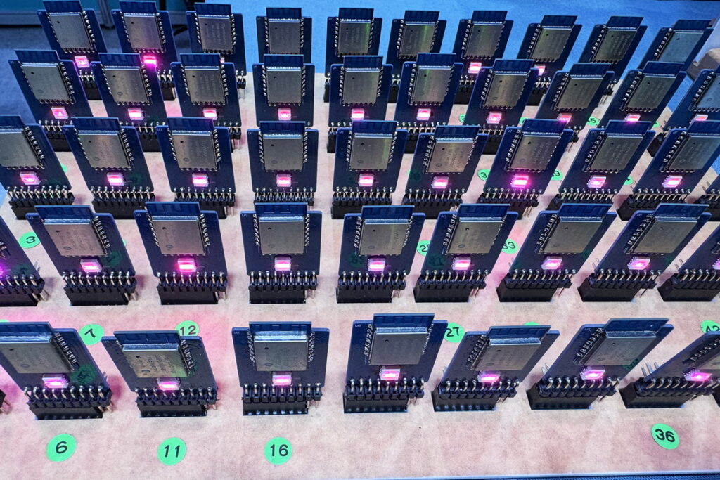 智成電子推出的BLE模組「SBF508M」系列,內建BLE Mesh韌體,擁有多對多傳輸、傳輸距離長的優勢。當廠商將傳統裝置等結合BLE模組後,可研發出輕薄、能耗低的智慧裝置,以利搶攻智慧建築市場。
