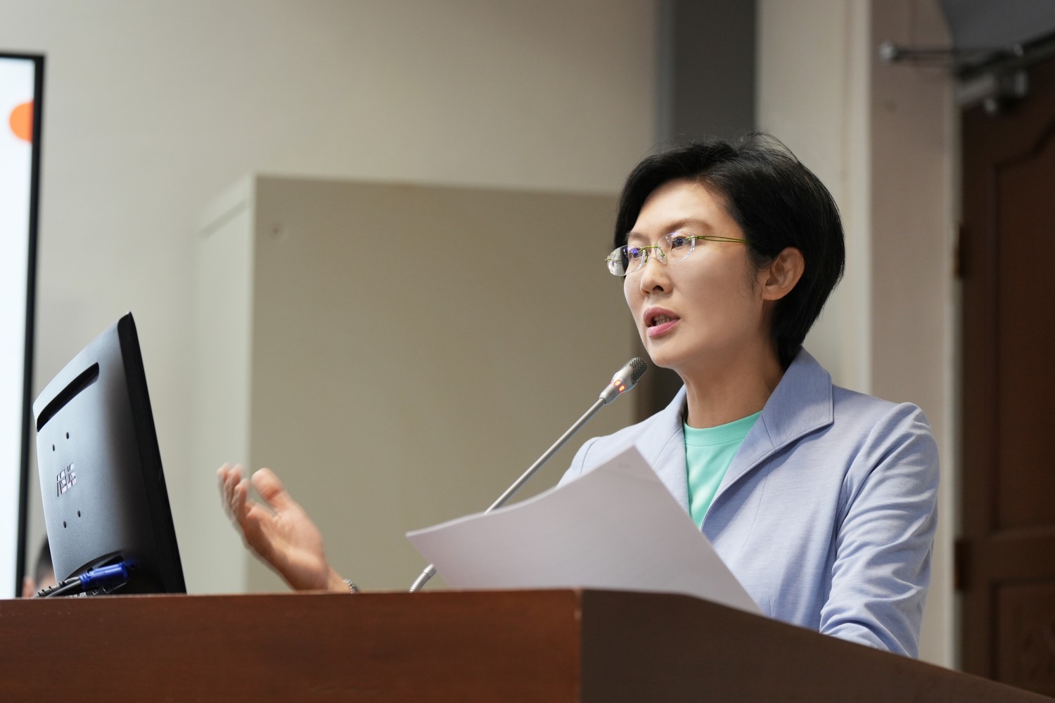 中油林園廠狀況不斷,威脅當地居民及中油員工生命財產安全,立委林岱樺認為四輕再造刻不容緩。(記者張欽翻攝)