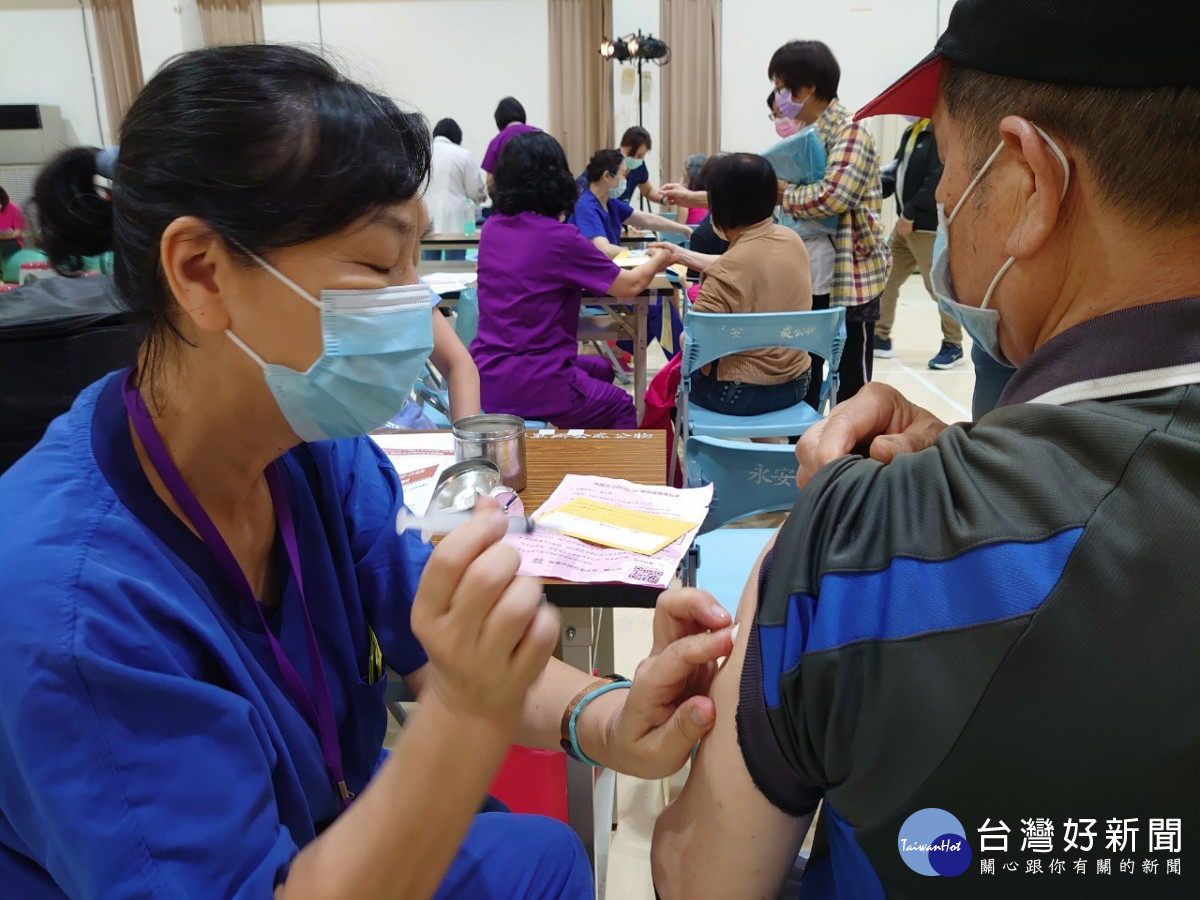 響應全球預防接種週,桃園增設新冠XBB疫苗大型接種站。