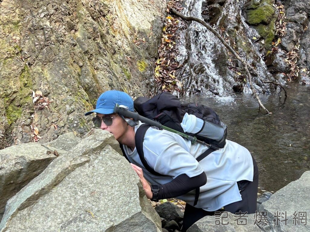 ▲陳員平時會與同事一起去爬山。（圖／陳員提供）
