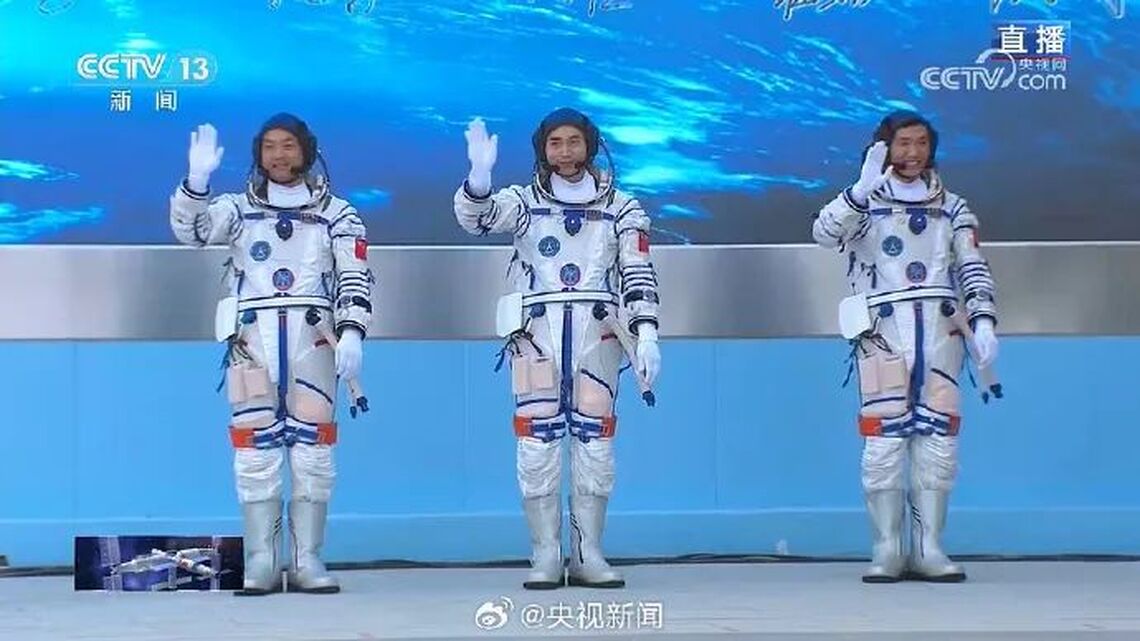 神舟18號載人太空船今晨與太空站完成自主快速對接