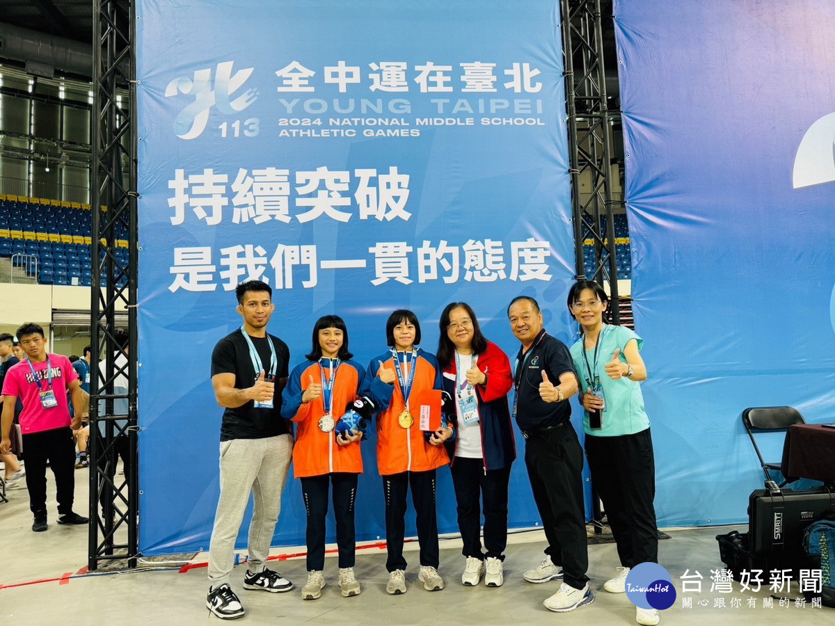 草屯國中獲國女組角力錦標第一名。(縣府提供)
