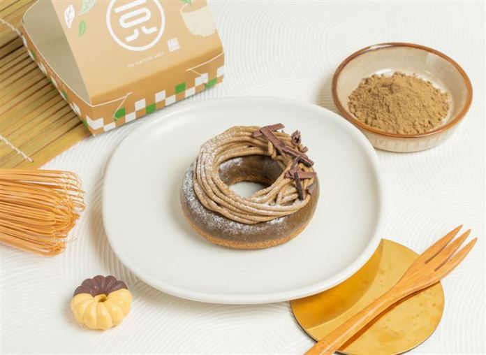 新品:一〇八抹茶茶廊 抹茶蒙布朗QQ圈、一〇八抹茶茶廊 焙茶蒙布朗QQ圈。(圖/Mister Donut提供)