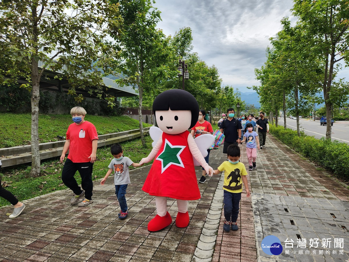 在埔里福興溫泉區親子公園親子健走活動,