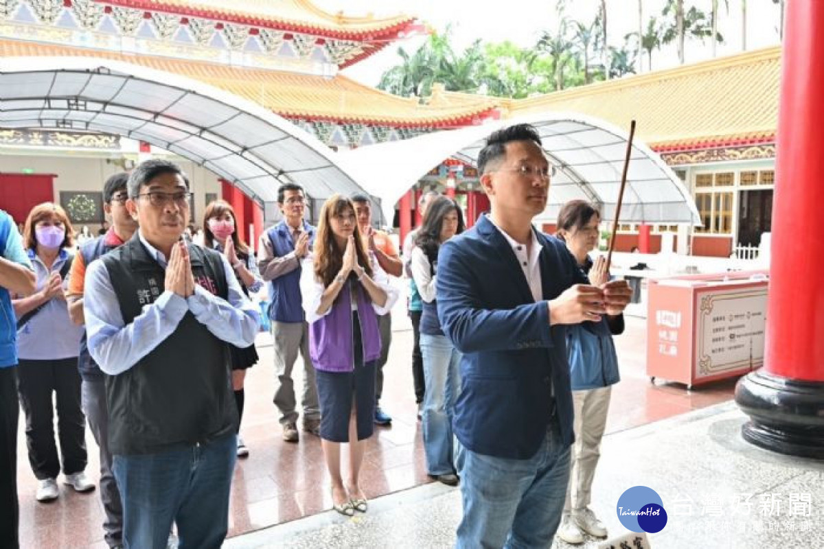 蘇副市長擔任主祭官依古禮祭孔。