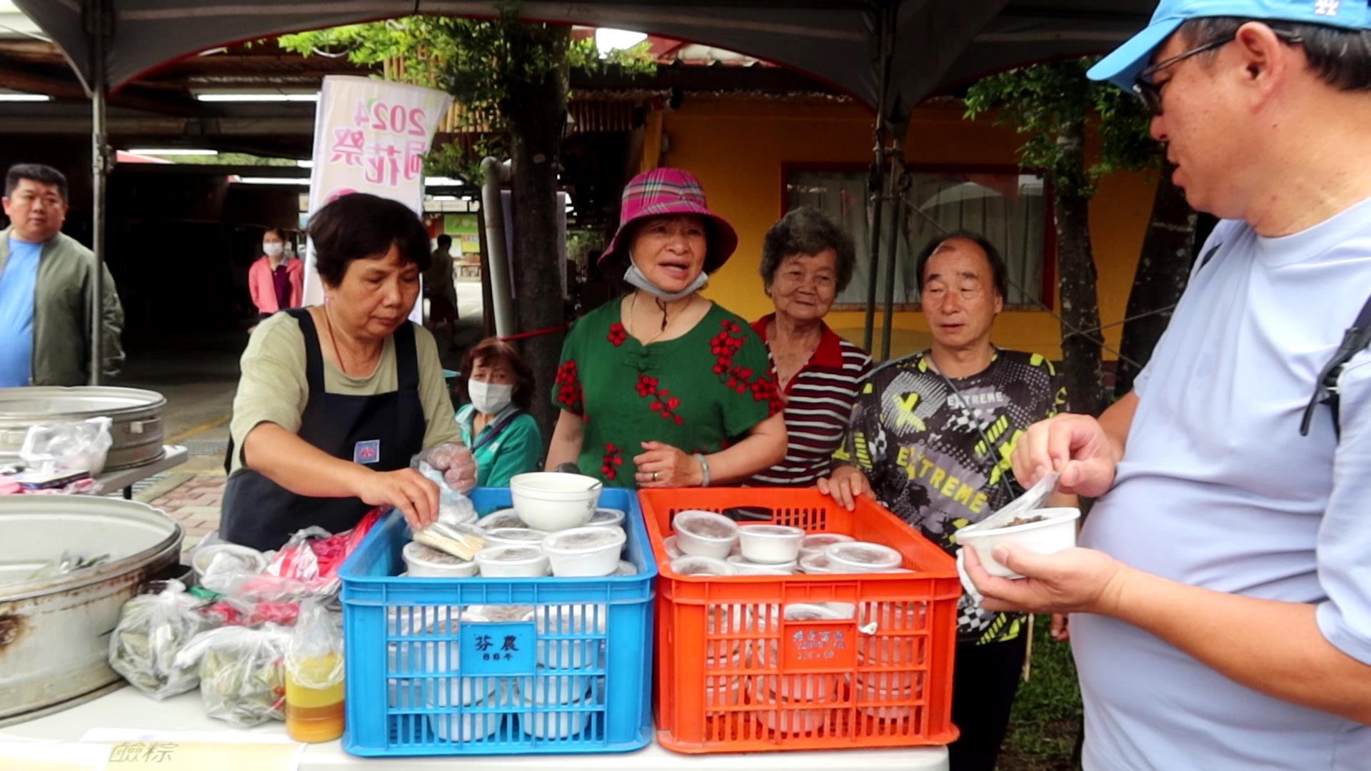 ▲芬園鄉「德興社區一同賞桐去」，精心策劃了各種豐富多彩活動，讓遊客不僅能夠欣賞桐花美景，還能夠深入體驗當地的農村文化和生活方式。（記者張溎壕攝）