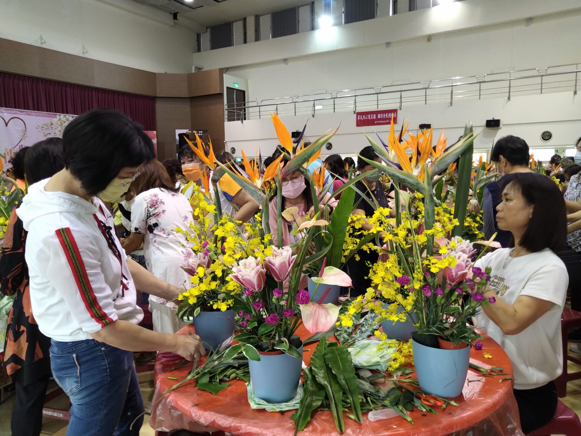 行銷在地花卉! 中市農業局推廣社區花藝活動迎接溫馨五月