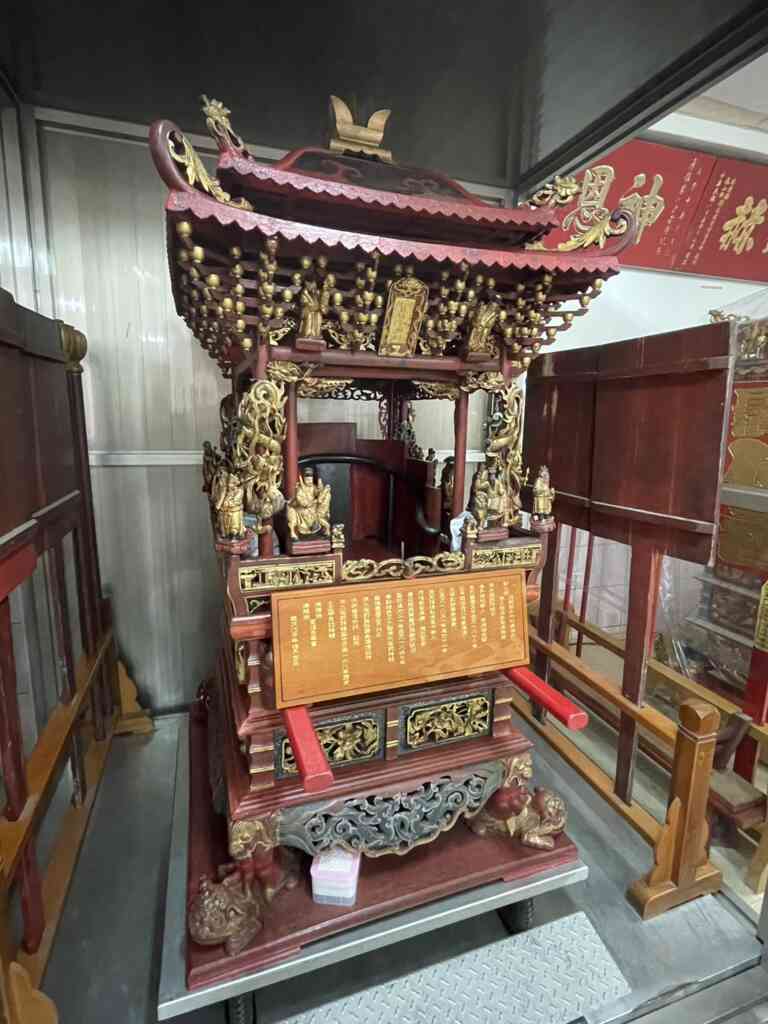 ▲彰化縣政府指定「秀水清龍岩及福興清修岩清水祖師神轎」為一般古物。 (彰化縣文化局提供)