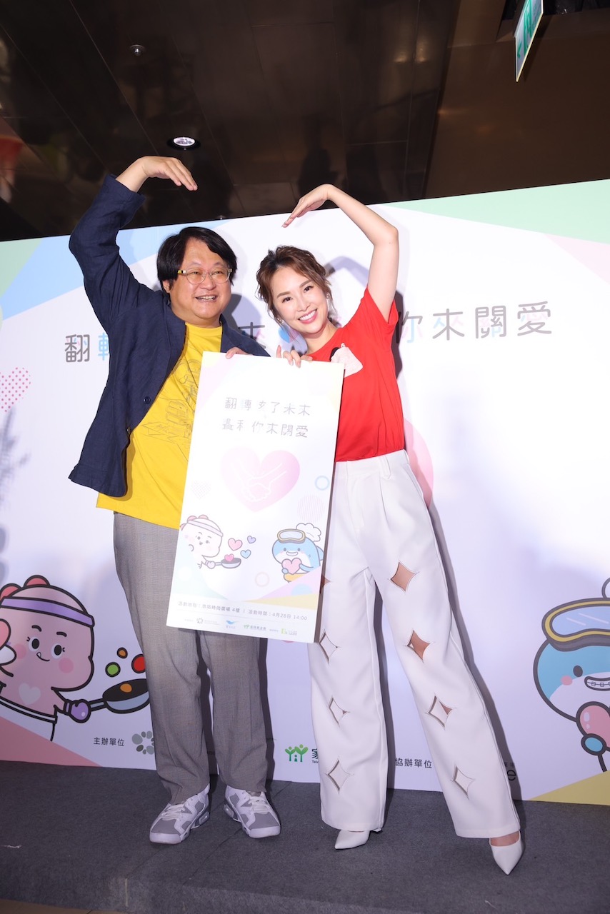 ▲如果兒童劇團團長 趙自強(左)、主持人 張齡予(右) (記者: 陳宜汶 翻攝)