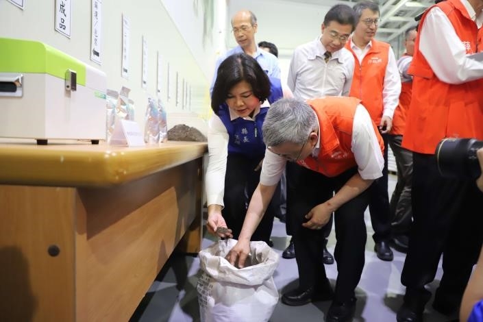 閣揆陳建仁視察「濁水溪揚塵治理」、「轉廢為能，垃圾全循環」 縣長張麗善：雲林大步邁向資源循環零廢棄、永續綠色城市